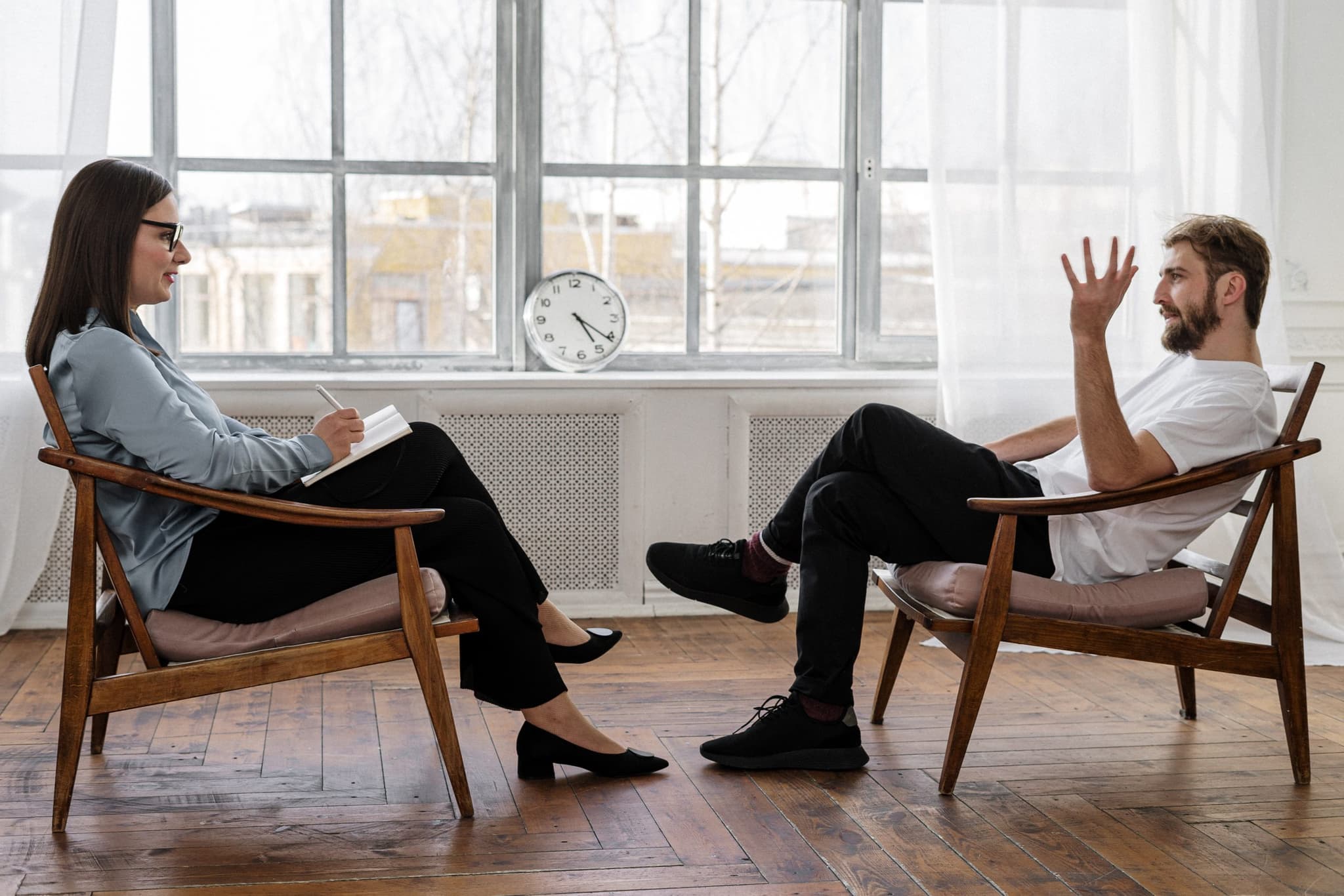 Dos personas en terapia